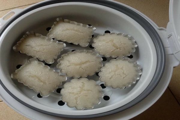 Hấp bánh trong xửng khoảng 20 phút