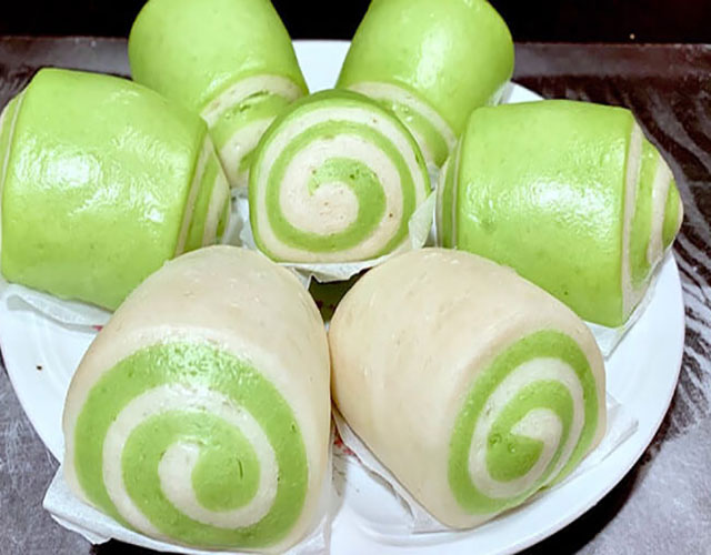 Bánh bao chay lá dứa